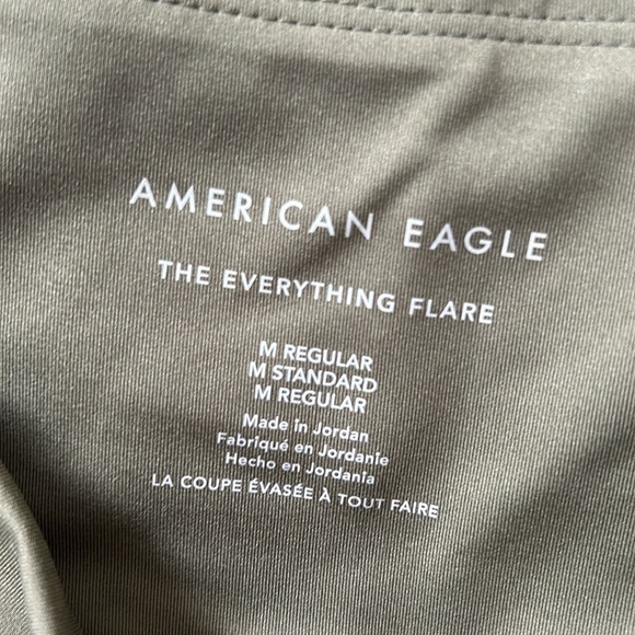 NWT’s American Eagle The Everything High Waisted Flare Legging Medium Olive - Picture 4 of 5